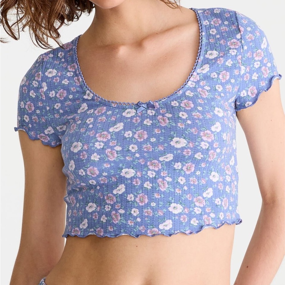 Aeropostale Floral Periwinkle Short Sleeve Crop Top